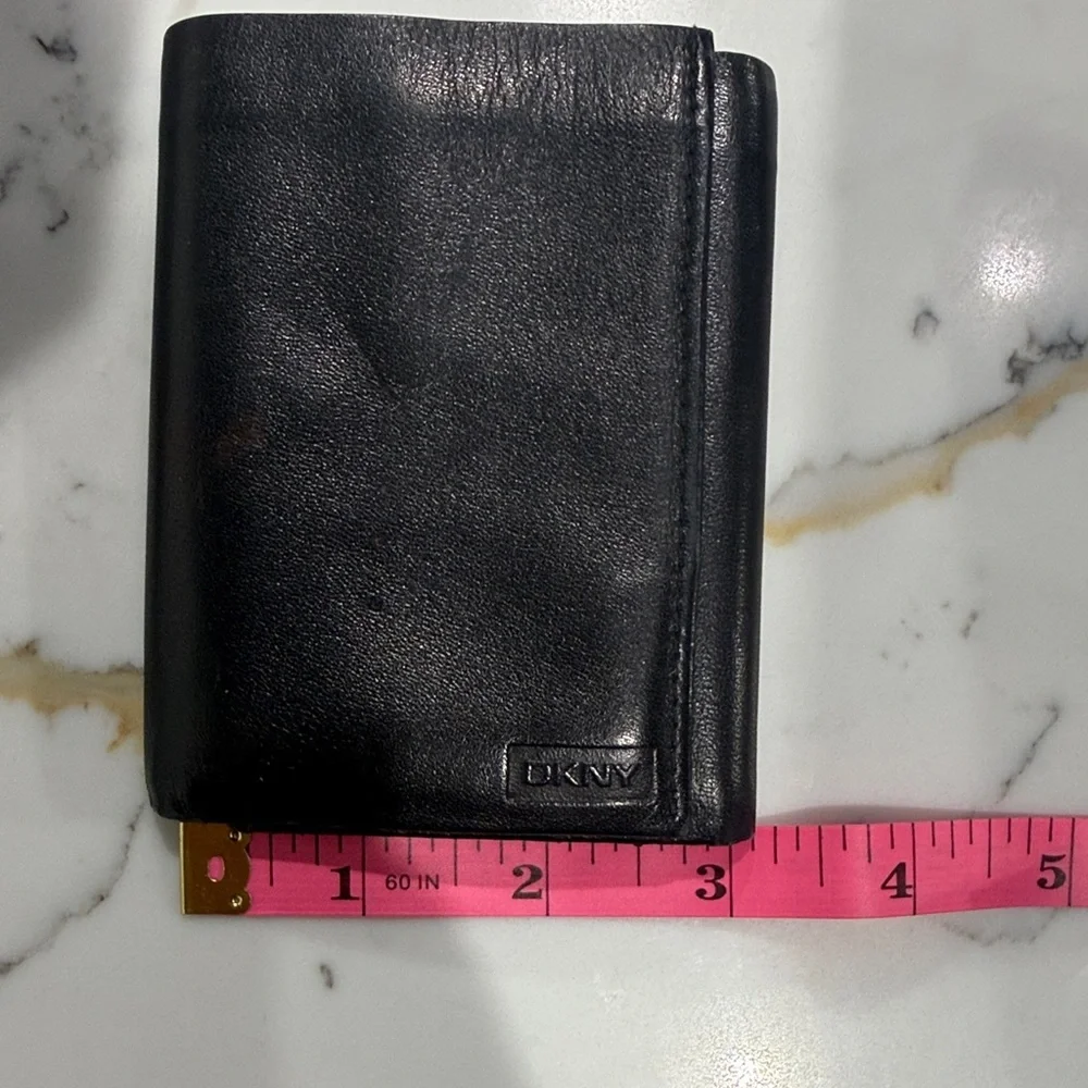 DKNY Classic Black Card Holder